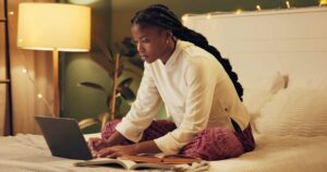 | How to Handle Holiday Gatherings When You Haven’t Shared Your Pregnancy News Yet